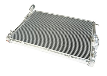 Aluminiowa chłodnica wody BMW E9x E8x A/T